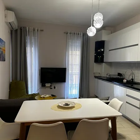Il Nido-entire With Balcony Apartment Shkoder